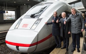 Las autoridades presentando el nuevo ICE 4 en la estación berlinesa de Südkreuz Foto: Bernd von Jutrczenka/dpa +++(c) dpa - Bildfunk+++